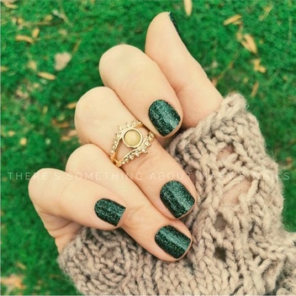 *Retired* Color Street: Gaelic Greenery | Emerald Glitter St. Patrick’s Day - Picture 10 of 16